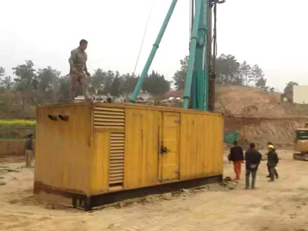 铁山如何判断水冷式机油散热器密封件是否需要更换？